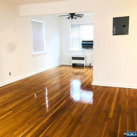 Photo of 460 Clubway Ave #43, Hackensack, NJ 07601 (MLS # 25042370)