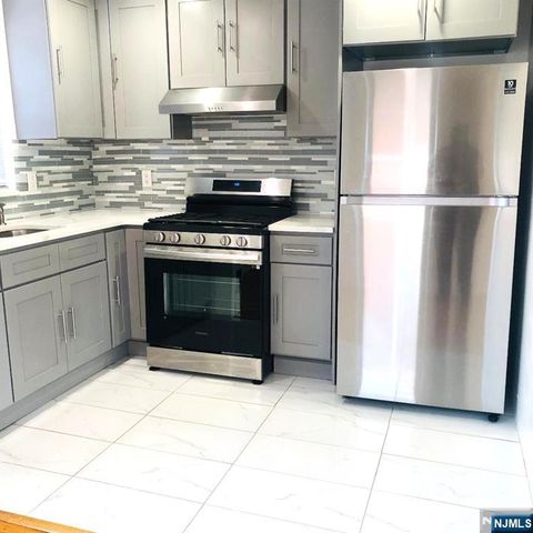 Photo of 460 Clubway Ave #43, Hackensack, NJ 07601 (MLS # 25042370)