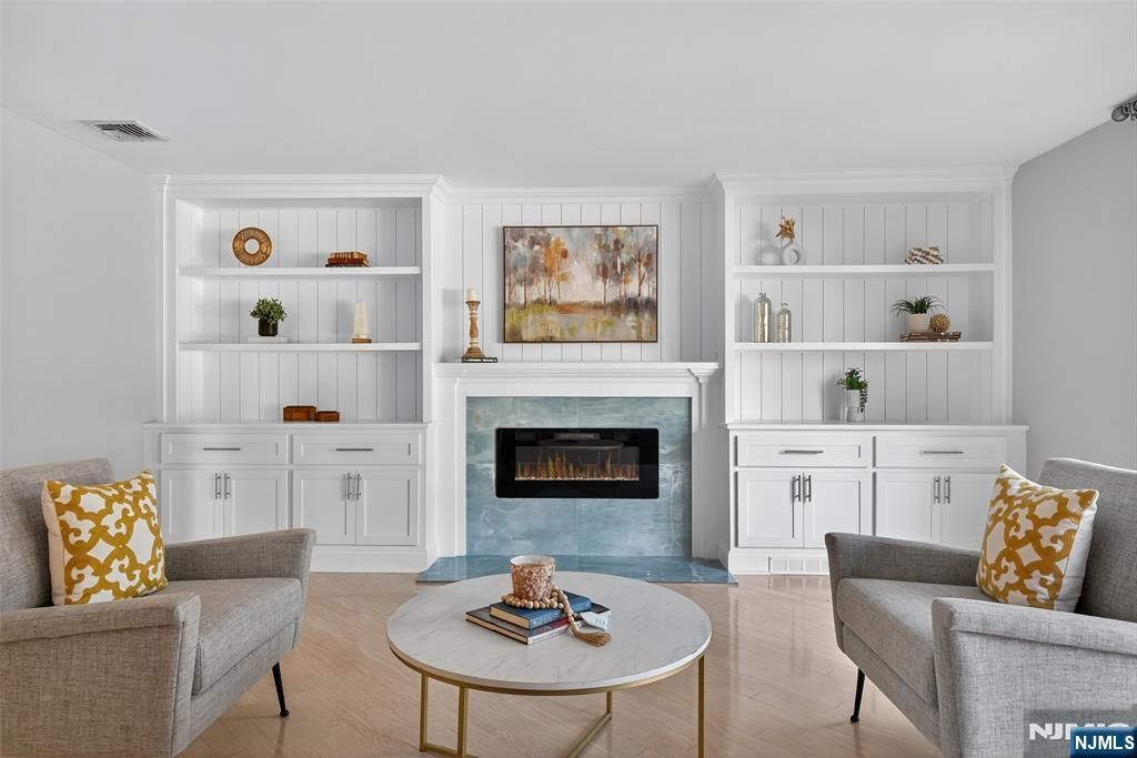 Photo of 194 N Central Avenue, Ramsey, NJ 07446 (MLS # 25034423)