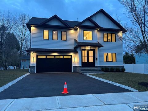 11 Columbus Avenue, Closter, NJ 07624 - MLS#: 25007159