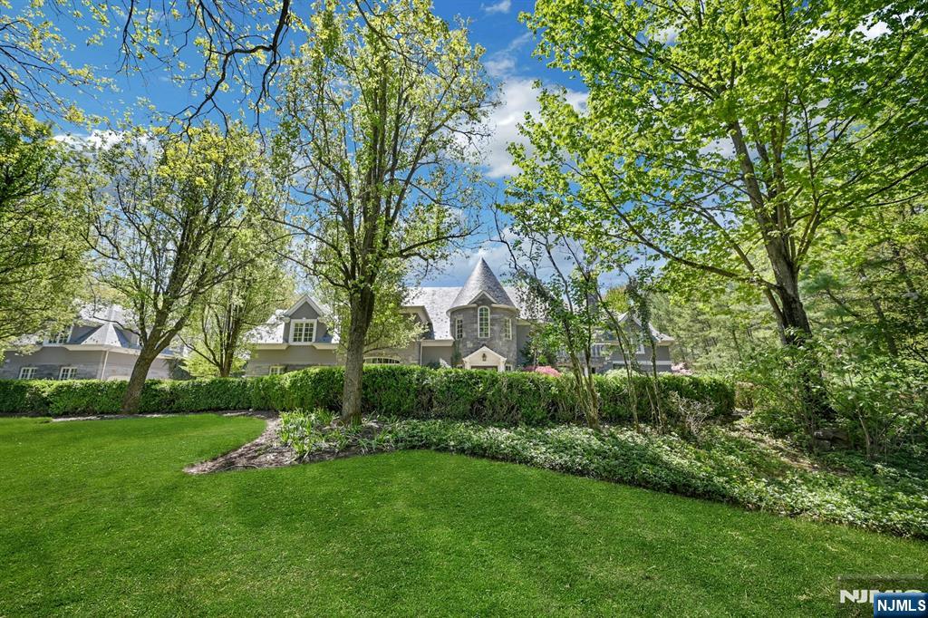 86 Fox Hedge Road