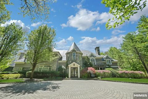 Photo of 86 Fox Hedge Road, Saddle River, NJ 07458 (MLS # 26013939)