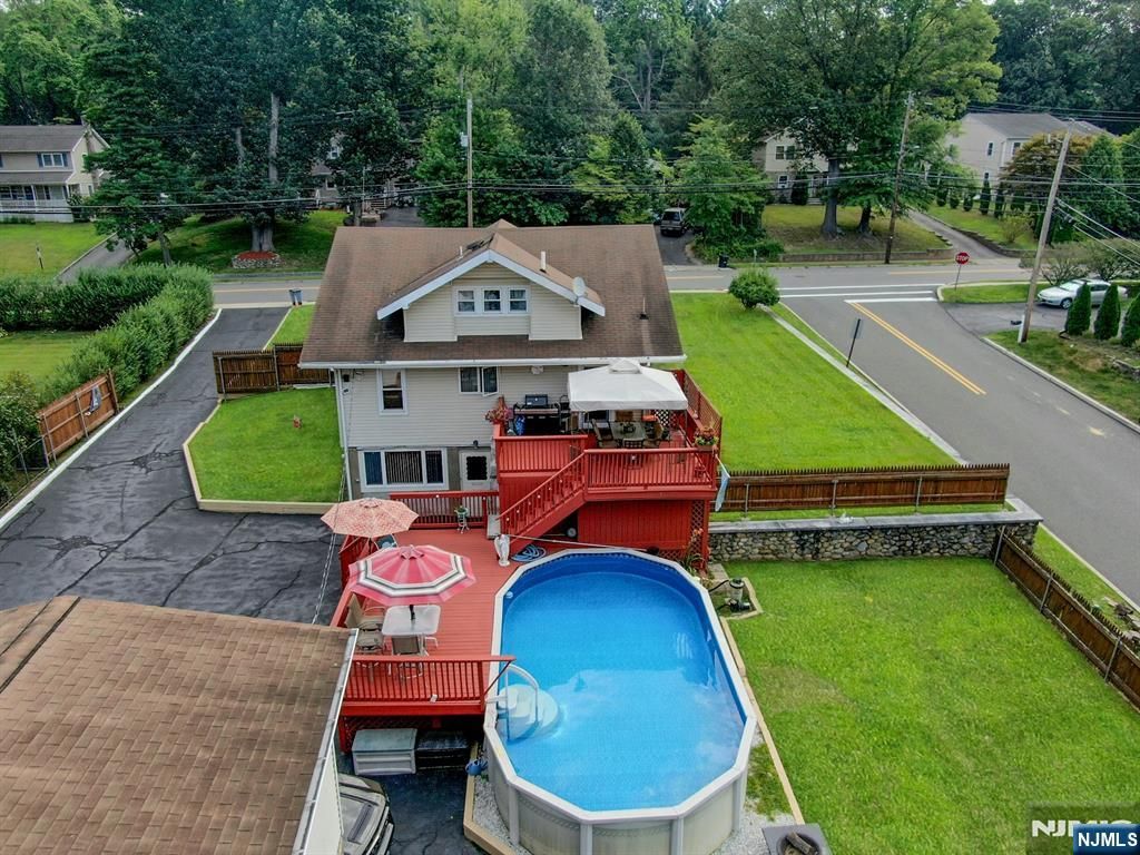 Photo of 324 Franklin Turnpike, Mahwah, NJ 07430 (MLS # 25016730)
