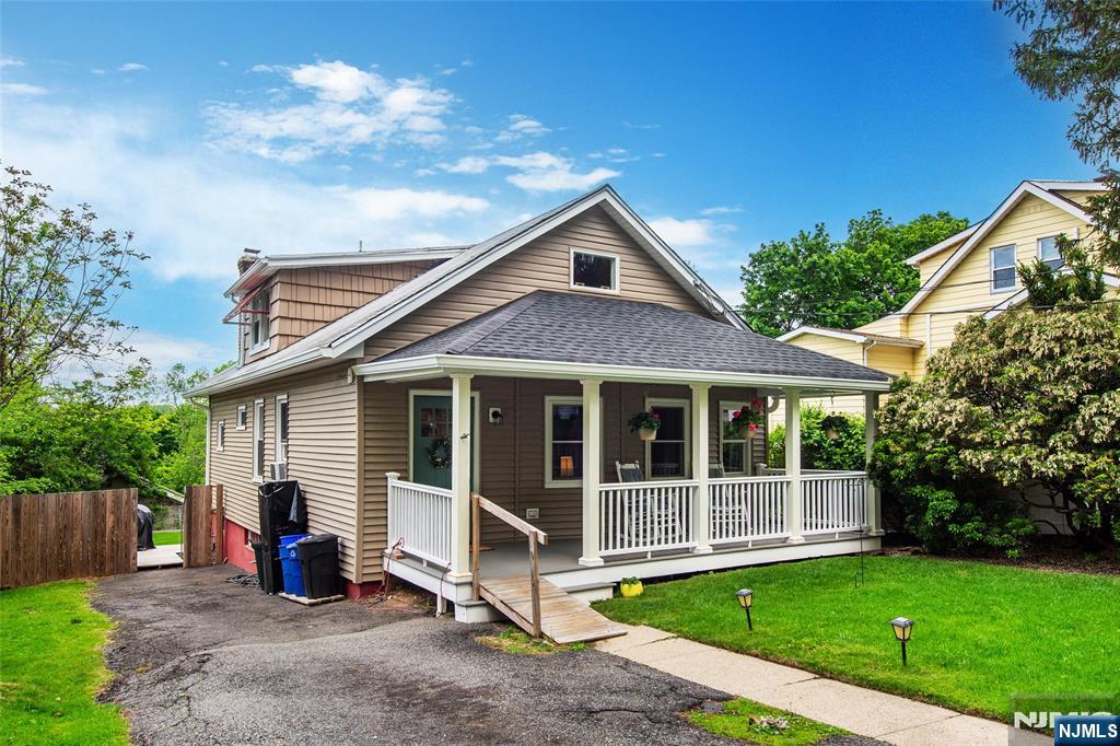 Property for Sale at 23 Johnson Road, West Orange, New Jersey - Bedrooms: 2 
Bathrooms: 2 
Rooms: 7  - $449,900