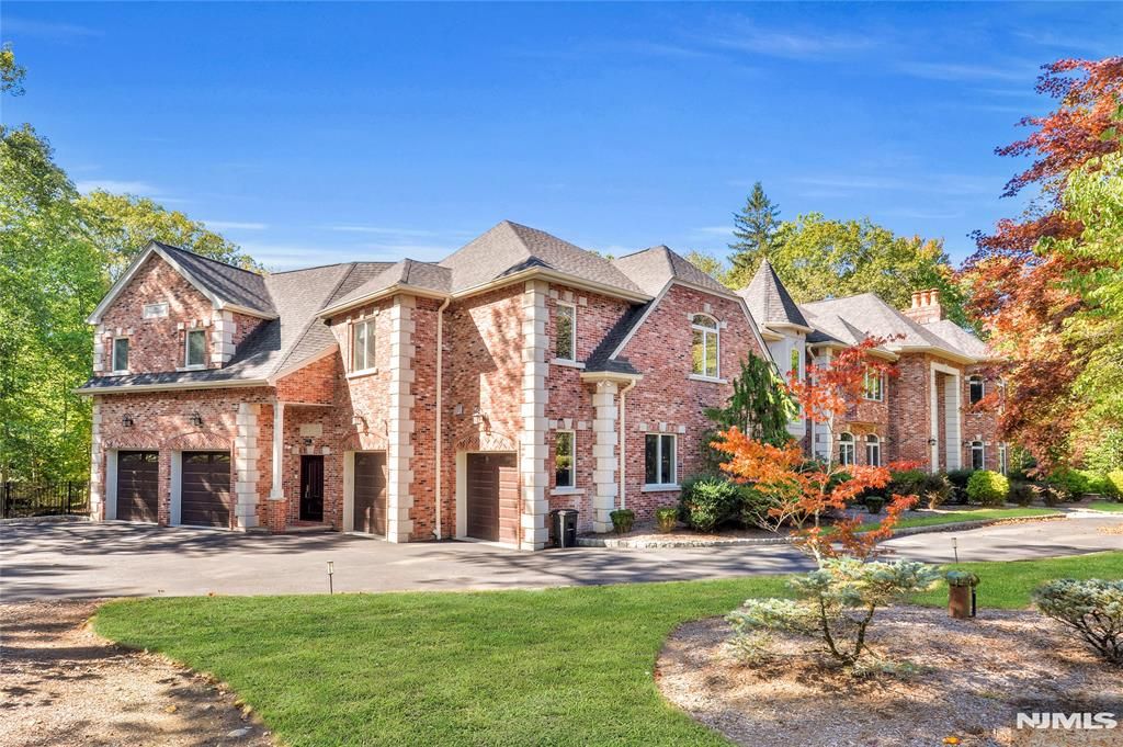 Photo of 14 Werimus Brook Road, Saddle River, NJ 07458 (MLS # 26008949)