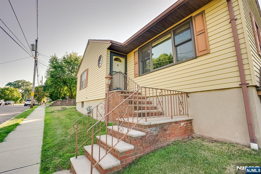697 Allwood Road