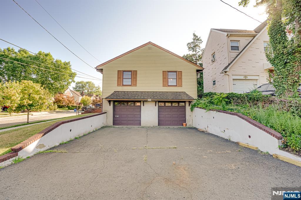 697 Allwood Road