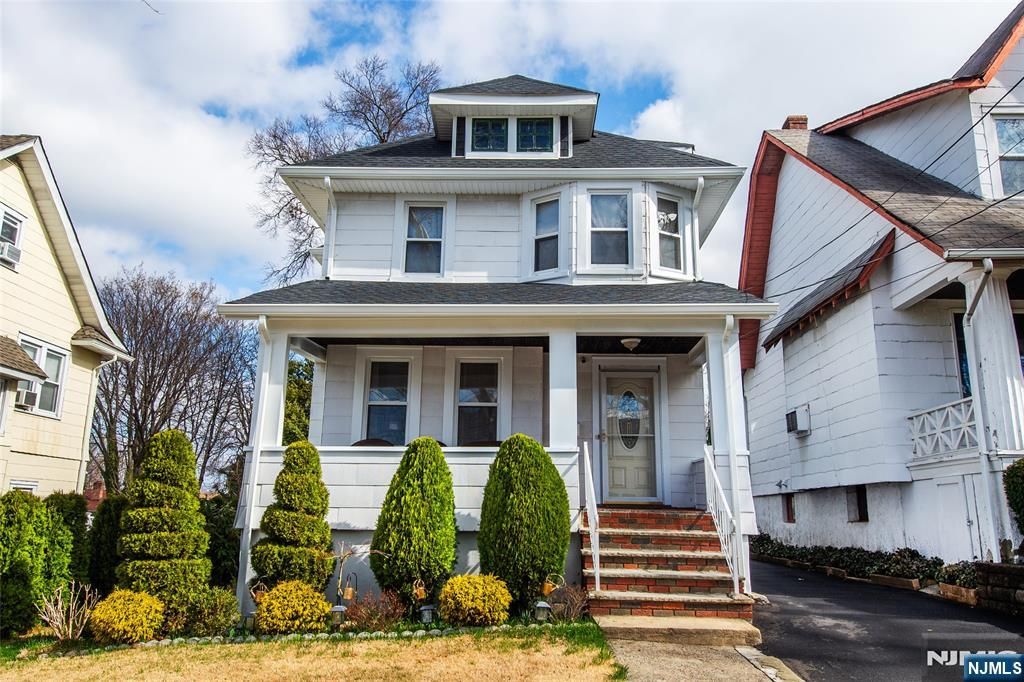 Photo of 53 Elmwood Avenue, Bogota, NJ 07603 (MLS # 26009735)