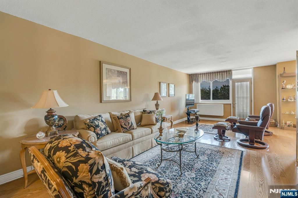 Photo of 2150 Center Avenue #6D, Fort Lee, NJ 07024 (MLS # 25035414)