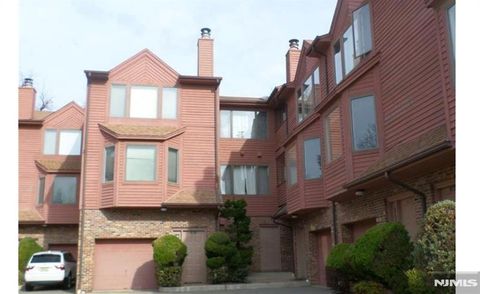 Photo of 228 Washington Ave #B, Fort Lee, NJ 07024 (MLS # 25040776)