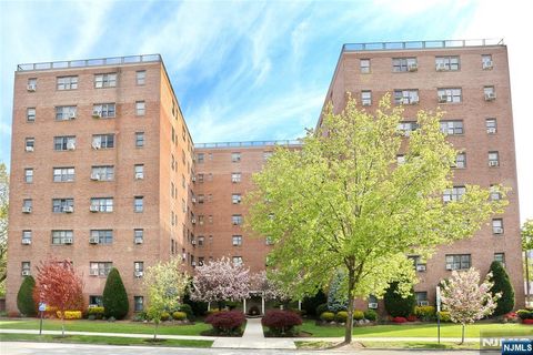 208 Anderson S6D Hackensack NJ 07601