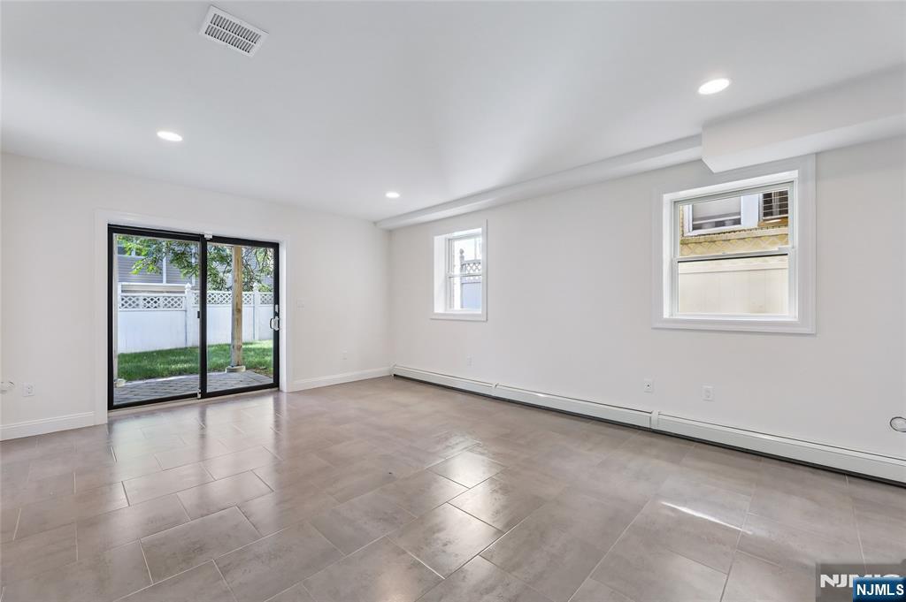 284 Knox Avenue #B