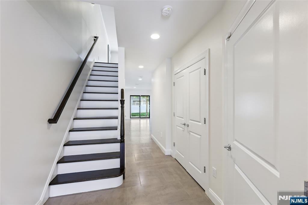 284 Knox Avenue #B