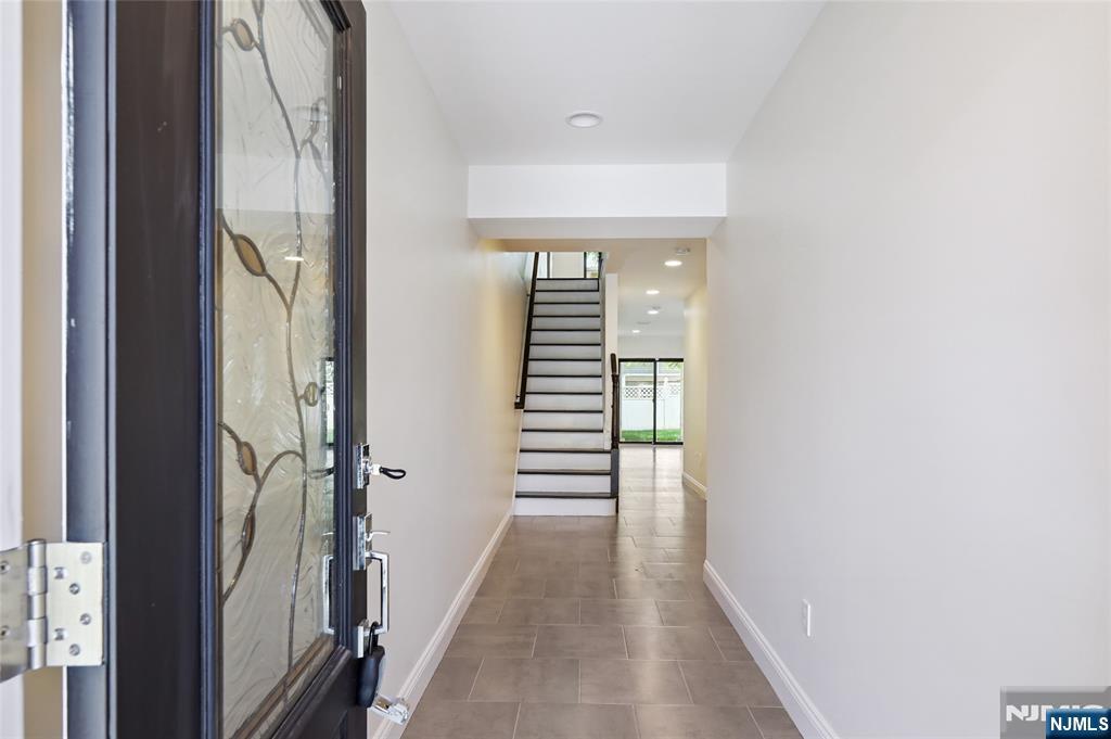 284 Knox Avenue #B