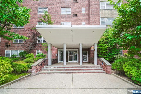Photo of 1575 Center Avenue #3F, Fort Lee, NJ 07024 (MLS # 26011047)