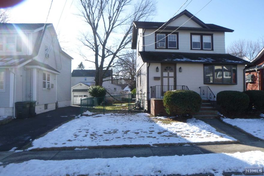 LOCATION,LOCATION THIS WELL MAINTAINED COL STYLE HOME HAS IT WITH GREAT SPOT NEAR END OF DEAD END. GREAT FOR BIKE RIDING AND HAVING A CATCH OUTSIDE WITH MINIMAL CAR TRAFFIC. HOME BOASTS LG LR WITH MOD KIT AND FORMAL DINING ROOM GREAT FOR YOUR HOLIDAY PARTIES. BASEMENT ROOM HAS OPTIONS AS OFFICE, WORK OR PLAY AREA. OUTSIDE IN BACK IS GREAT FOR BARBECUES AND SUMMER FUN. COLONIAL LOVERS WILL REALLY LOVE THIS HOME!