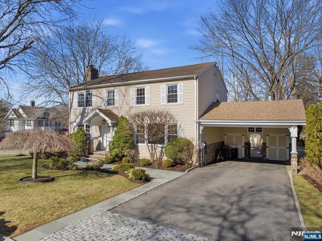 Photo of 5 Michele Court, Cresskill, NJ 07626 (MLS # 26001752)