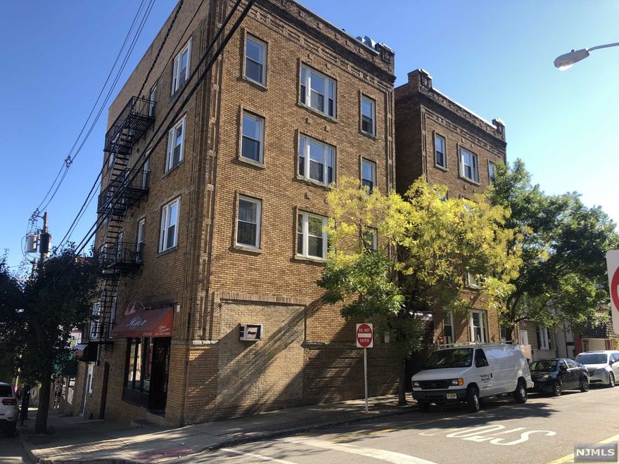 **Commuters dream ** NYC bus on River Road - steps away** Beautiful apartment in an all brick mid-rise building on the 2nd floor. Completely renovated, Newer kitchen & bath, Hardwood floor throughout. Tenant pays heat and electric. It is 3 rooms - Great size! Plenty of parking on the street with Edgewater permits. Located right across from Whole Foods, NYC transportation steps away, Walking distance to many of Edgewater's restaurants and all shopping areas, Edgewater City Place, Edgewater Marketplace, Mitsuwa Marketplace, Veterans Field Park. Edgewater Marketplace,Mitsuwa Marketplace, Veterans Field Park