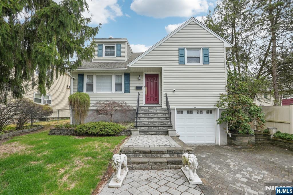 Property for Sale at 15 Spruce Avenue, Emerson, New Jersey - Bedrooms: 3 
Bathrooms: 2 
Rooms: 7  - $649,000