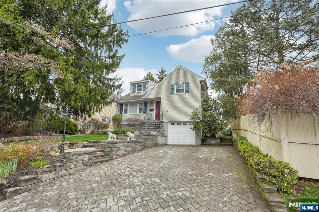 15 Spruce Avenue