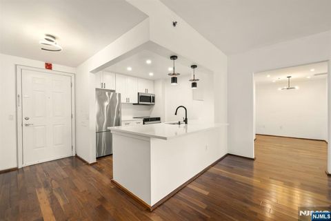 3109 City Place Edgewater NJ 07020