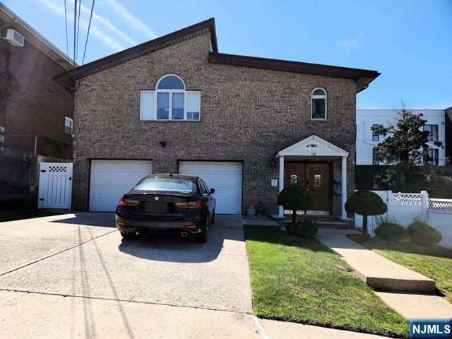 Rental Property at 70 W Edsall Ave, Palisades Park, New Jersey - Bedrooms: 2 
Bathrooms: 1 
Rooms: 5  - $2,700 MO.