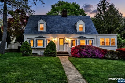 137 Manhattan Avenue Waldwick NJ 07463