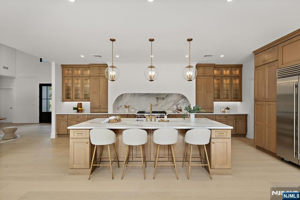 Photo of 36 Hampshire Hill Road, Upper Saddle River, NJ 07458 (MLS # 25033931)