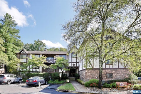 Photo of 2406 Hemingway LN #2406, Mahwah, NJ 07430 (MLS # 26034584)