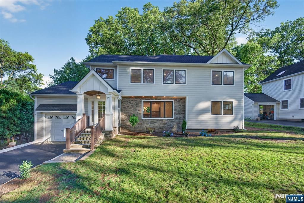 Photo of 2 Garden Court, Ho-Ho-Kus, NJ 07423 (MLS # 26023376)