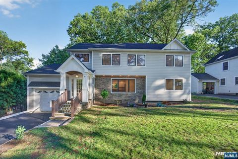 Photo of 2 Garden Court, Ho-Ho-Kus, NJ 07423 (MLS # 26023376)
