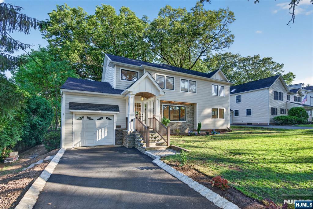 Photo of 2 Garden Court, Ho-Ho-Kus, NJ 07423 (MLS # 26023376)