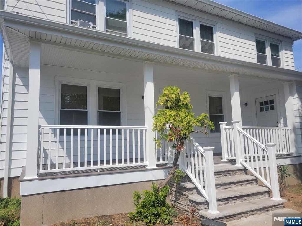 1201 Morlot Ave, Fair Lawn, New Jersey - 2 Bedrooms  
2 Bathrooms  
5 Rooms - 