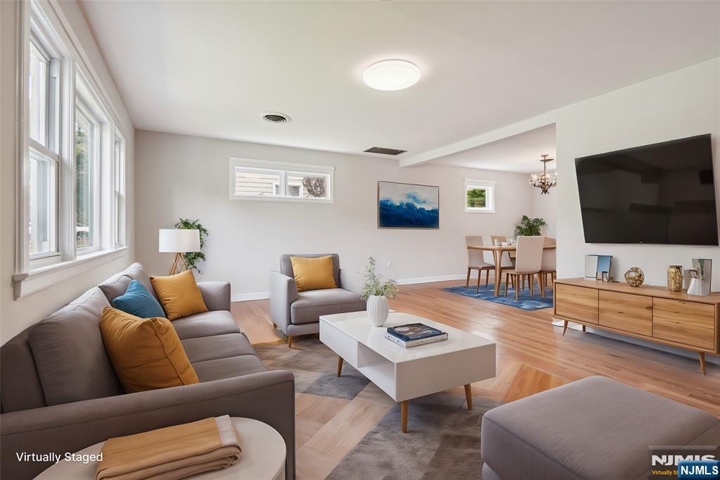 990 Washington Avenue