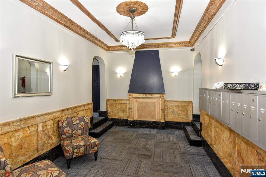 303 Hamilton Place C1