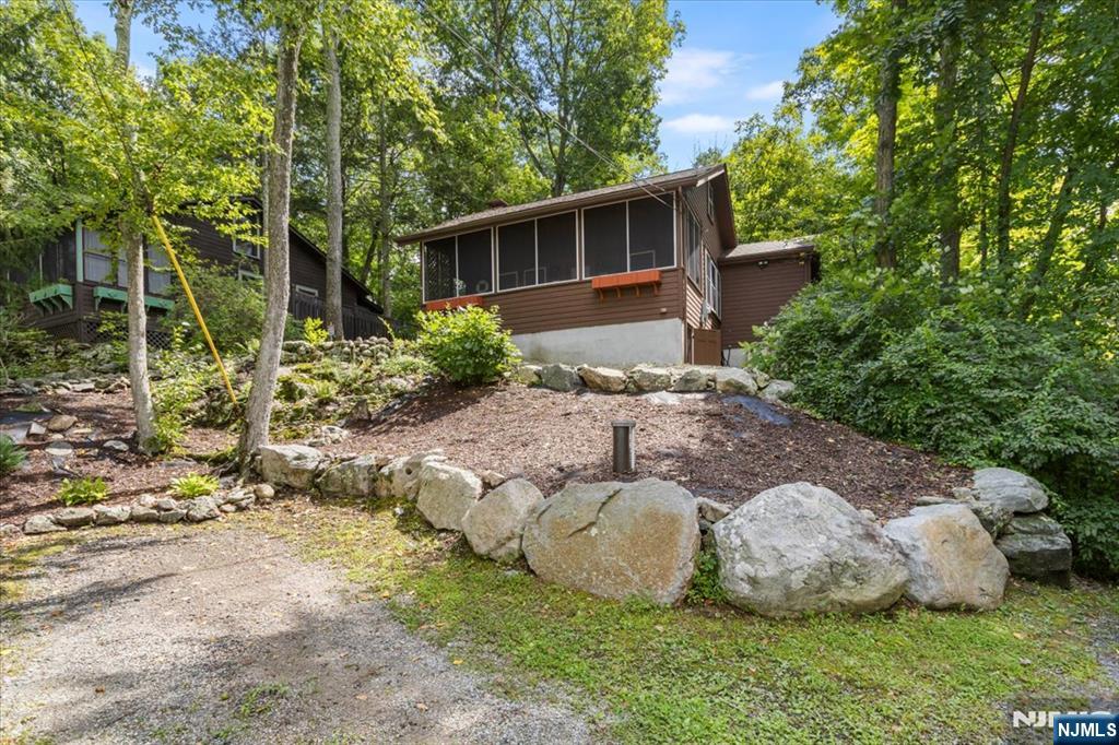 105 Shore Road