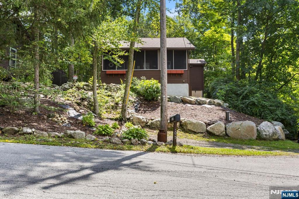 105 Shore Road