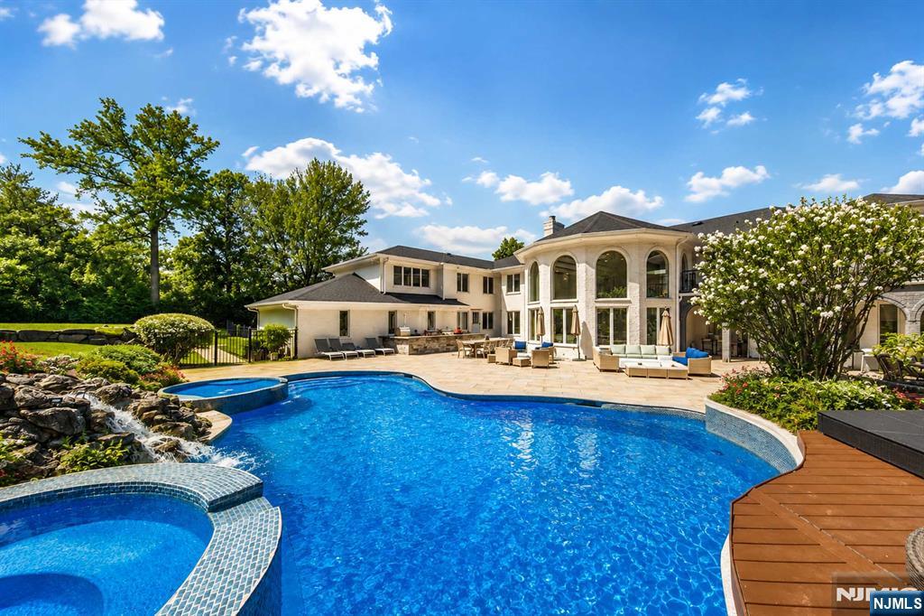 Homes for Sale in Northern NJ | ThisIsRiverEdge.com 14 E Hill Court