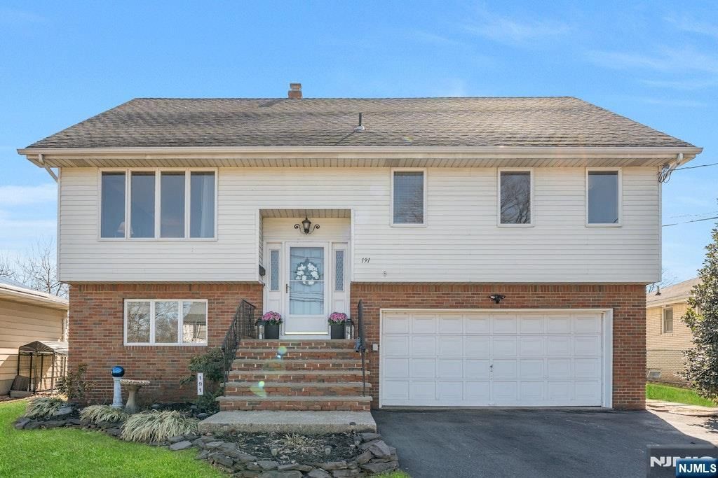 Photo of 191 Pershing Road, Clifton, NJ 07013 (MLS # 26014326)