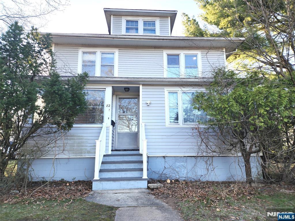 Rental Property at 82 Union St, Emerson, New Jersey - Bedrooms: 2 
Bathrooms: 1 
Rooms: 4  - $2,100 MO.