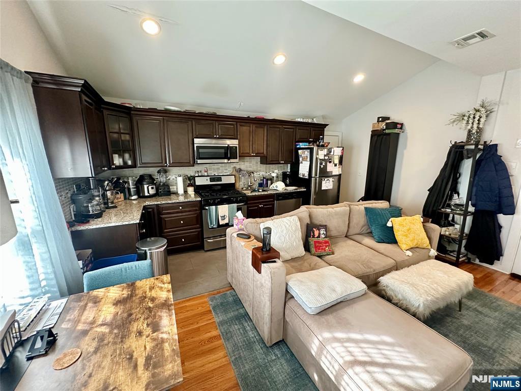 390 Apt 4 Orange Road 4