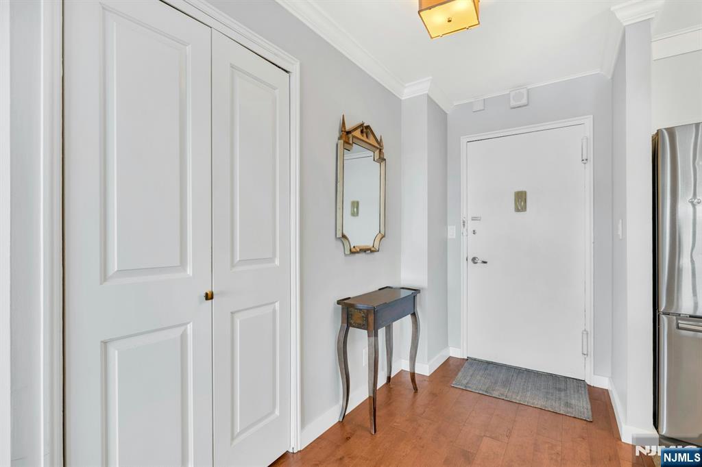 2000 Linwood Avenue 15P