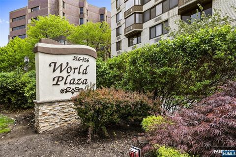 Photo of 326 Prospect Ave #6E, Hackensack, NJ 07601 (MLS # 26005834)
