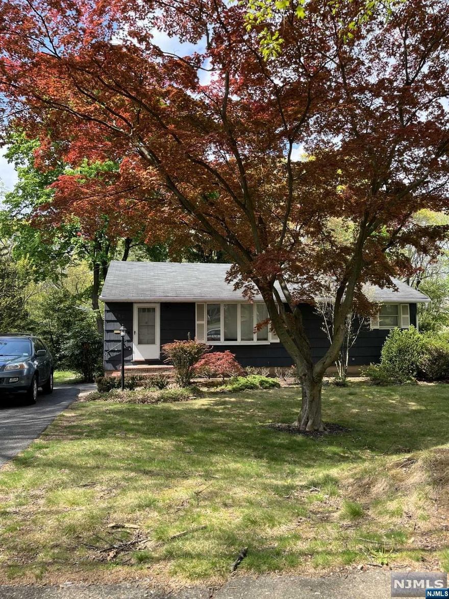 BUILDER'S, BUYER'S,CONTRACTOR'S, INVESTOR'S. OPPORTUNITY KNOCKS IN THIS SOUGHT AFTER COMMUNITY OF PARAMUS. THIS DIAMOND IN THE ROUGH IS LOCATED AMONG MANY HIGHER PRICED HOMES AND NEW CONSTRUCTION. THIS HOME FEATURES A LARGE LR,KIT,DINING AREA,FULL BATH AND 2 NICE SIZE BEDROOMS. PROPERTY IS ON AN OVERSIZED LOT AND LOCATED NEAR ALL SHOPPING MALLS,HIGHWAYS AND TRANSPORT.