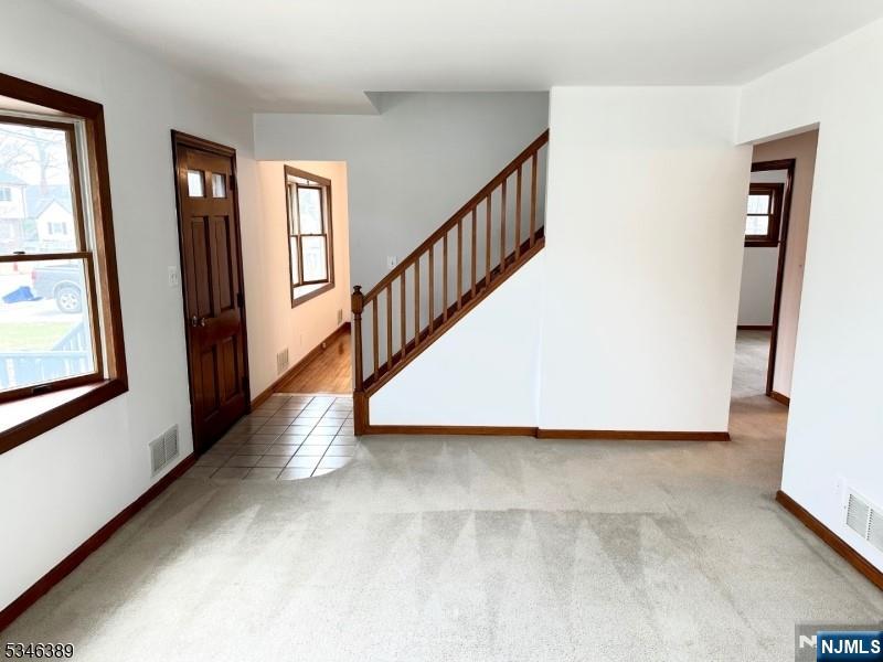 Pompton Lakes, New Jersey 07442, United States, 3 Bedrooms Bedrooms, ,2 BathroomsBathrooms,Residential,Pending,101709