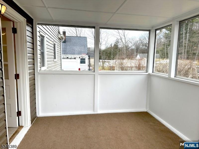 Pompton Lakes, New Jersey 07442, United States, 3 Bedrooms Bedrooms, ,2 BathroomsBathrooms,Residential,Pending,101709