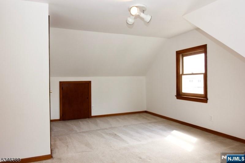 Pompton Lakes, New Jersey 07442, United States, 3 Bedrooms Bedrooms, ,2 BathroomsBathrooms,Residential,Pending,101709