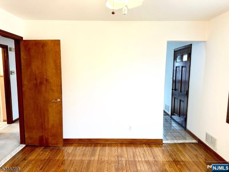 Pompton Lakes, New Jersey 07442, United States, 3 Bedrooms Bedrooms, ,2 BathroomsBathrooms,Residential,Pending,101709