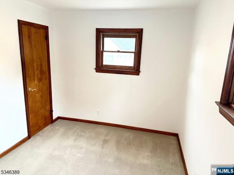 Pompton Lakes, New Jersey 07442, United States, 3 Bedrooms Bedrooms, ,2 BathroomsBathrooms,Residential,Pending,101709