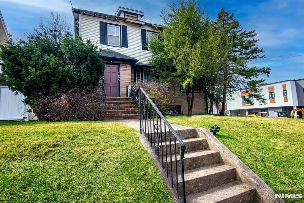 Photo of 960 Maple Ave, Ridgefield, NJ 07657 (MLS # 26007802)